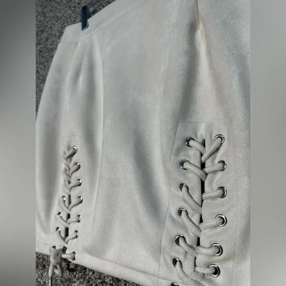 NWOT High Waist Lace Up Faux Suede Bodycon Skirt Size XL - Picture 6 of 7